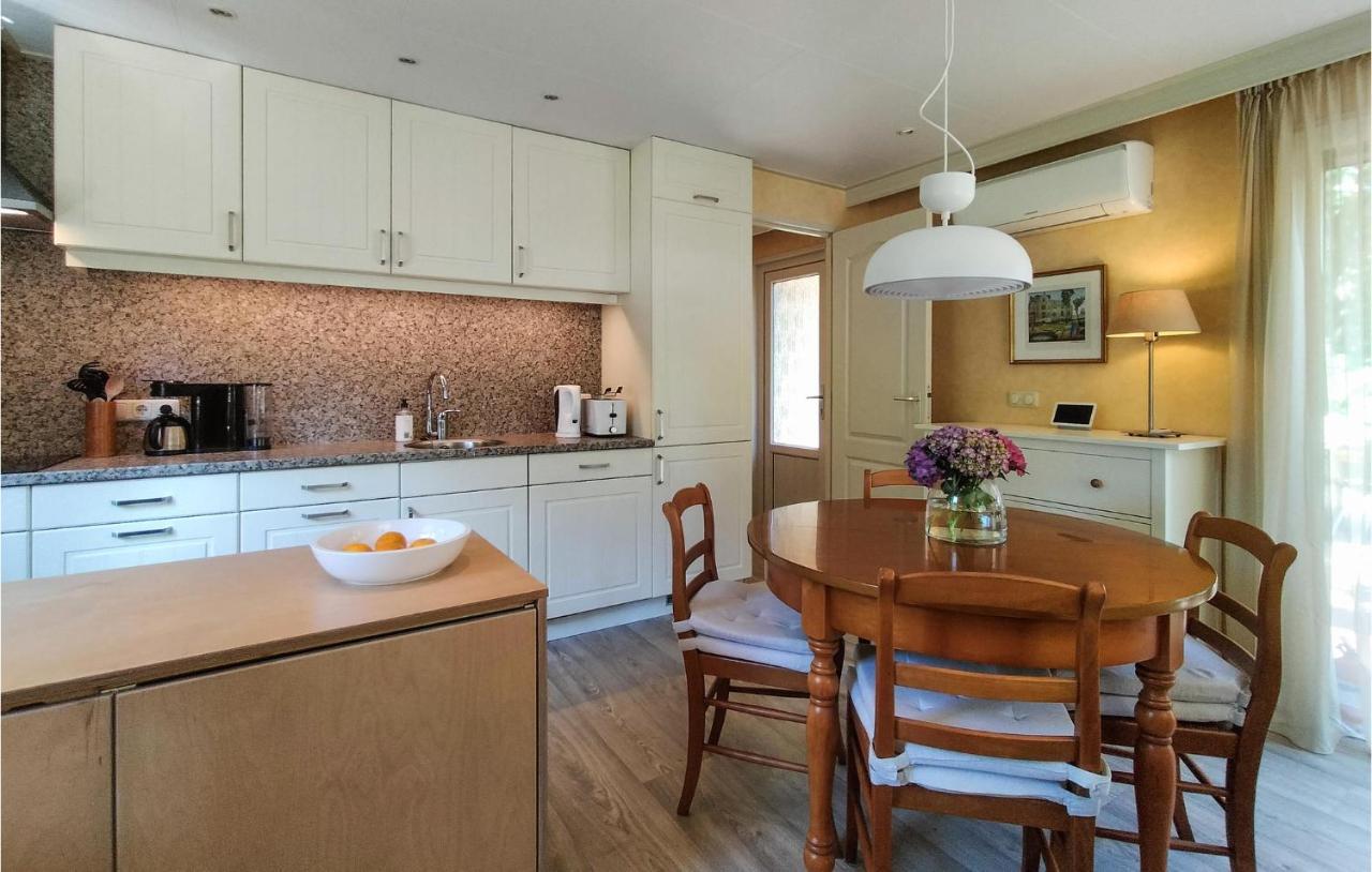 Cozy Home In Vorden With Kitchen Экстерьер фото