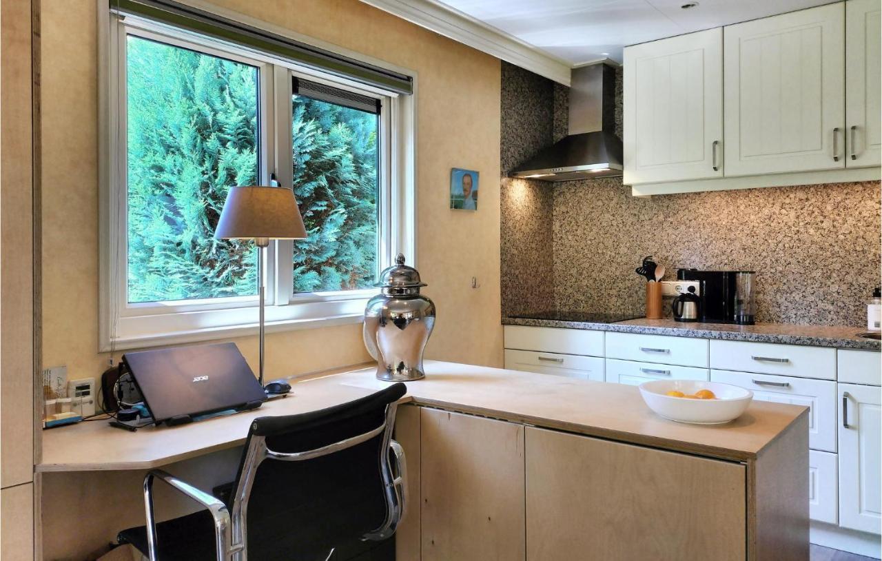 Cozy Home In Vorden With Kitchen Экстерьер фото
