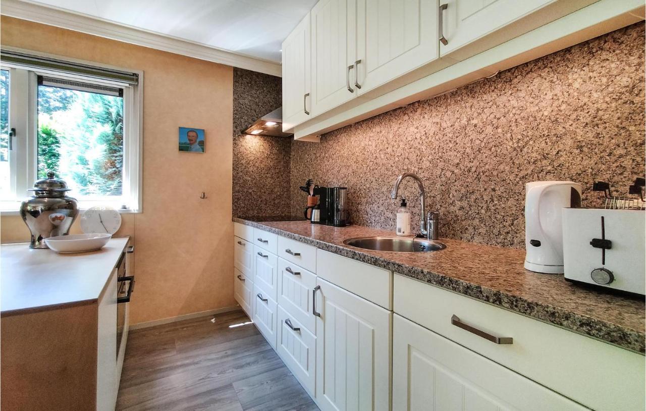 Cozy Home In Vorden With Kitchen Экстерьер фото